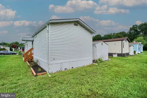 117 Cowhide Cir, Middle River, MD 21220 photo 9