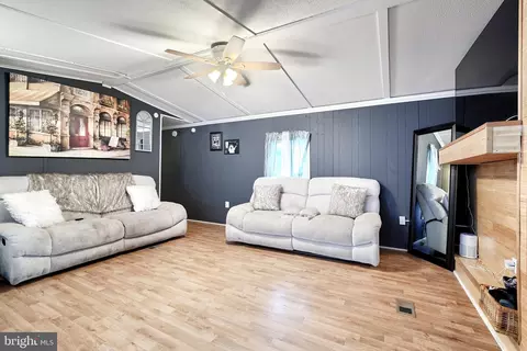 117 Cowhide Cir, Middle River, MD 21220 photo 14