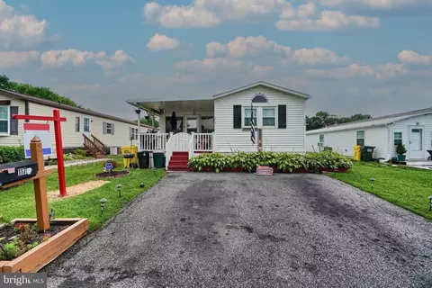 117 Cowhide Cir, Middle River, MD 21220 photo 2