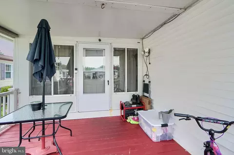 117 Cowhide Cir, Middle River, MD 21220 photo 4