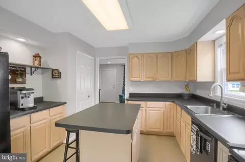535 Compass Rd, Middle River, MD 21220 photo 9