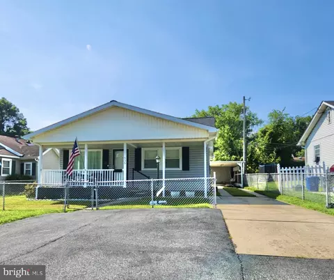 535 Compass Rd, Middle River, MD 21220 photo 2