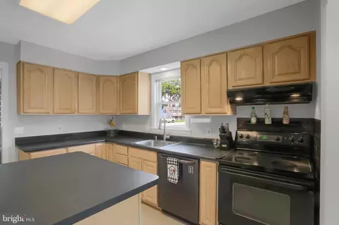 535 Compass Rd, Middle River, MD 21220 photo 8