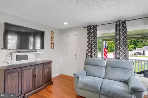 535 Compass Rd, Middle River, MD 21220 photo 4