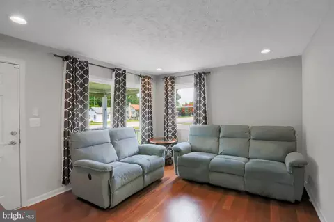 535 Compass Rd, Middle River, MD 21220 photo 5