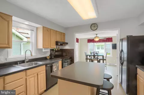 535 Compass Rd, Middle River, MD 21220 photo 6