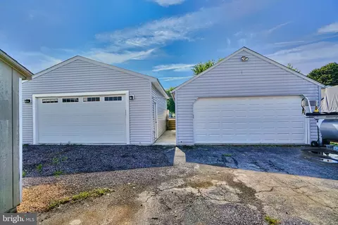 Exterior - 6929 River Drive Rd, Sparrows Point, MD 21219 photo 10 of 14