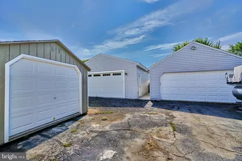 Exterior - 6929 River Drive Rd, Sparrows Point, MD 21219 photo 12 of 14
