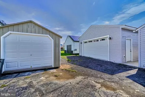 Exterior - 6929 River Drive Rd, Sparrows Point, MD 21219 photo 11 of 14