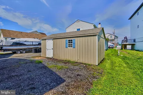 Exterior - 6929 River Drive Rd, Sparrows Point, MD 21219 photo 13 of 14