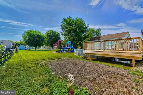 Exterior - 6929 River Drive Rd, Sparrows Point, MD 21219 photo 4 of 14