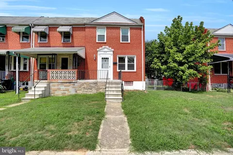 354 Leeanne Rd, Essex, MD 21221