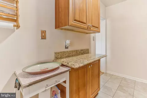 560 Chalcot Sq, Essex, MD 21221 photo 12