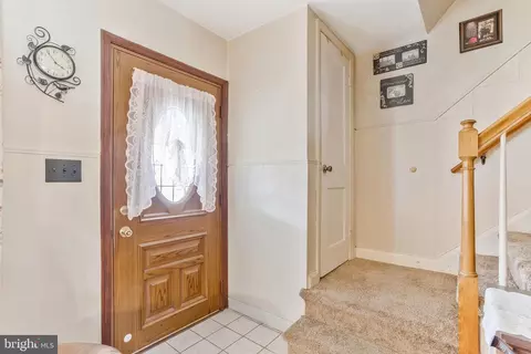 560 Chalcot Sq, Essex, MD 21221 photo 6