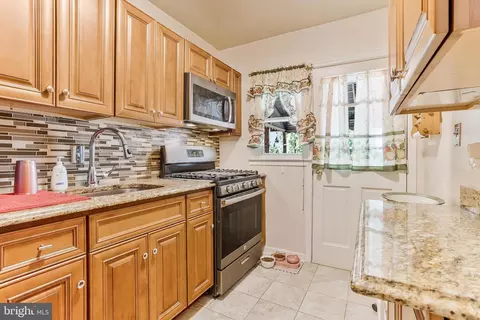 560 Chalcot Sq, Essex, MD 21221 photo 10