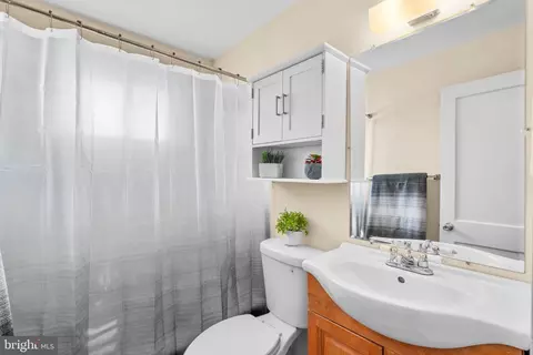 Bath - 5515 Dolores Ave, Halethorpe, MD 21227 photo 1 of 1