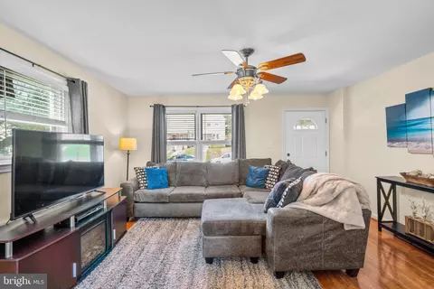 Living - 5515 Dolores Ave, Halethorpe, MD 21227 photo 1 of 1