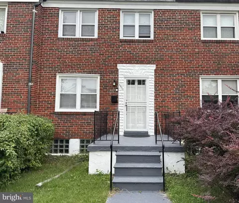 1211 Deanwood Rd, Parkville, MD 21234