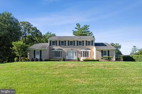 5 Halcyon Ct, Pikesville, MD 21208