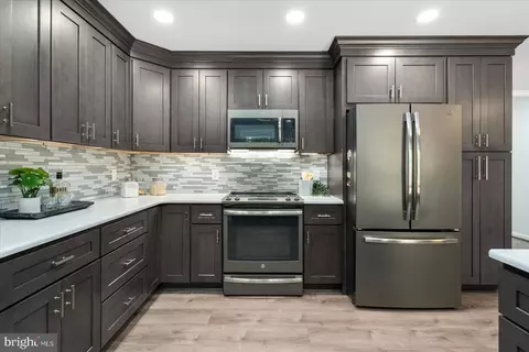 Kitchen - 13804 Baldwin Mill Rd, Baldwin, MD 21013 photo 6 of 11