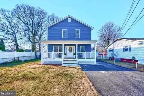 8221 Beach Dr, Dundalk, MD 21222