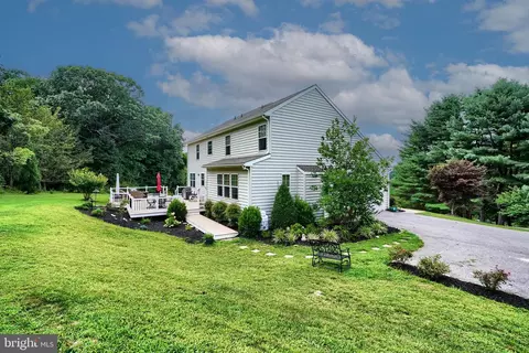 327 Everett Rd, Monkton, MD 21111