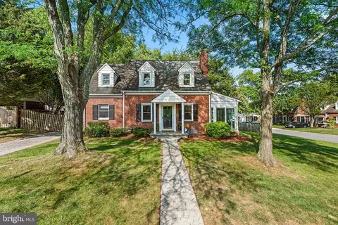 10 Tanglewood Rd, Catonsville, MD 21228