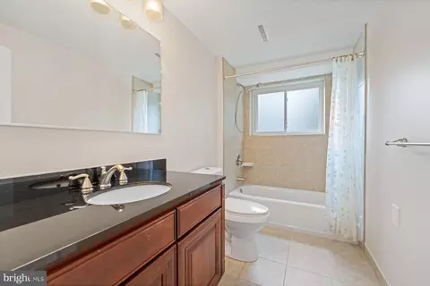 Bath - 4 Calypso Ct, Baltimore, MD 21209 photo 4 of 4