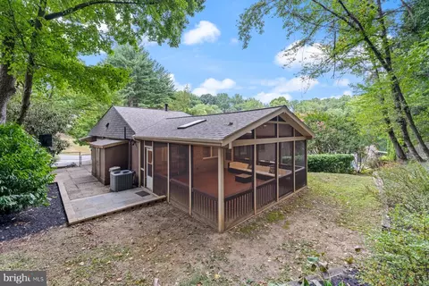 Exterior - 4 Calypso Ct, Baltimore, MD 21209 photo 5 of 7
