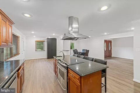 Kitchen - 4 Calypso Ct, Baltimore, MD 21209 photo 2 of 3