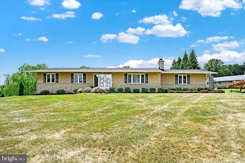 14007 Foxland Rd, Phoenix, MD 21131