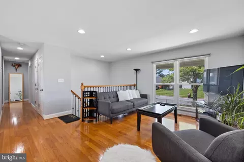 Entry Way - 3129 Cambridge Dr, Windsor Mill, MD 21244 photo 1 of 6