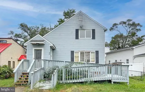32 Wagners Ln, Essex, MD 21221