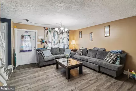 515 Gloucester Ct, Middle River, MD 21220 photo 2