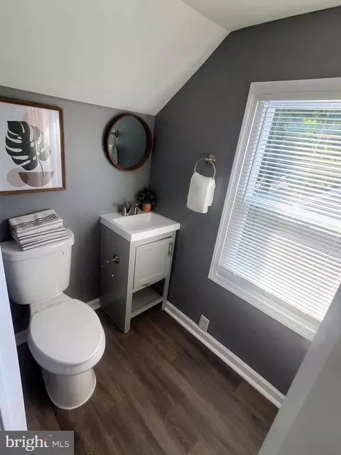 Bath - 8236 Cornwall Rd, Dundalk, MD 21222 photo 2 of 2