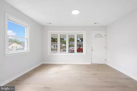 4 Plastic Ct, Middle River, MD 21220 photo 6