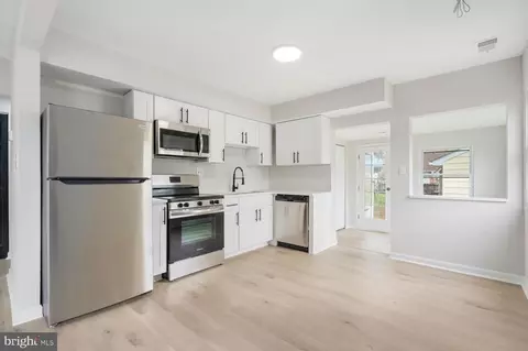 4 Plastic Ct, Middle River, MD 21220 photo 8