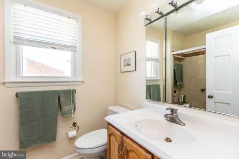 Bath - 4315 Soth Ave, Nottingham, MD 21236 photo 2 of 3