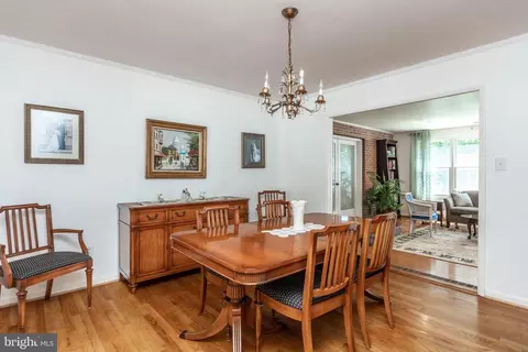 Dining - 4315 Soth Ave, Nottingham, MD 21236 photo 1 of 4