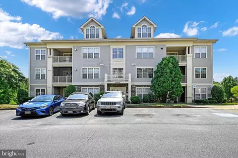 8805 Stone Ridge Cir #302, Pikesville, MD 21208