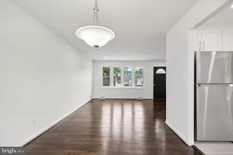 Entry Way - 5522 Lanham Way, Baltimore, MD 21206 photo 4 of 5