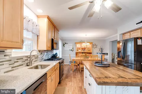 Kitchen - 4537 Sandwood Rd, Sparrows Point, MD 21219 photo 3 of 6