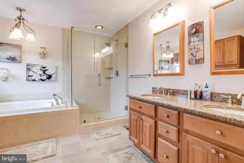 Bath - 4537 Sandwood Rd, Sparrows Point, MD 21219 photo 1 of 5