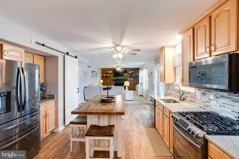 Kitchen - 4537 Sandwood Rd, Sparrows Point, MD 21219 photo 6 of 6