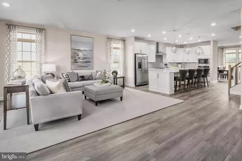 605 Harrington St, Middle River, MD 21220 photo 5