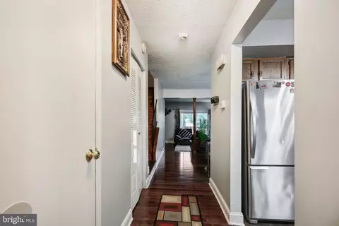 Entry Way - 11 Chattuck Ct, Middle River, MD 21220 photo 2 of 4