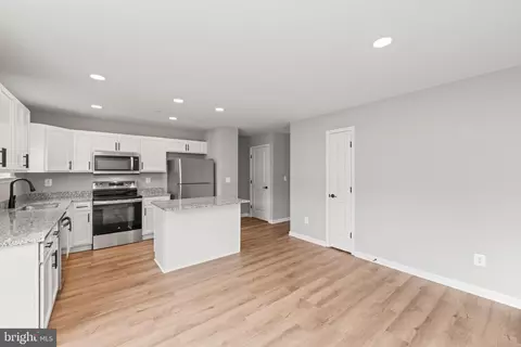 2015 Jeanne Ave, Halethorpe, MD 21227 photo 13