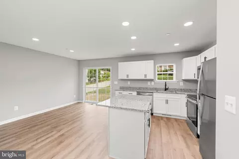 2015 Jeanne Ave, Halethorpe, MD 21227 photo 9