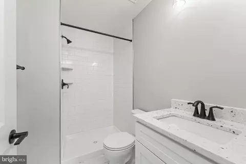 2015 Jeanne Ave, Halethorpe, MD 21227 photo 18