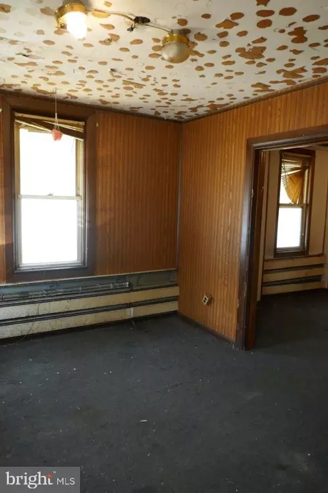 Living - 500 H Fairview Ave, Baltimore, MD 21224 photo 1 of 1